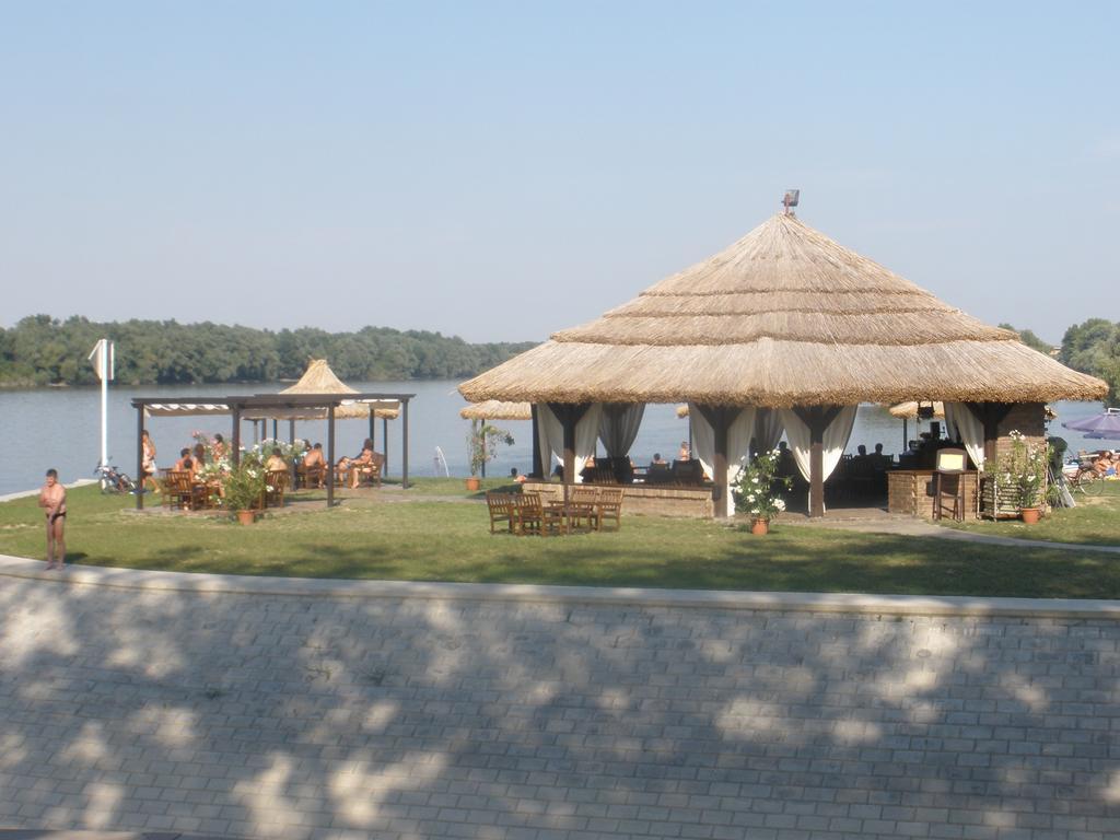 Hotel Dunav イロク エクステリア 写真